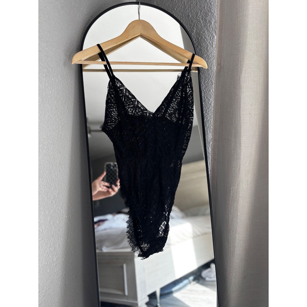 Missguided All Over Eyelash Lace Bodysuit Black Size M Lingerie V-Neck NWT